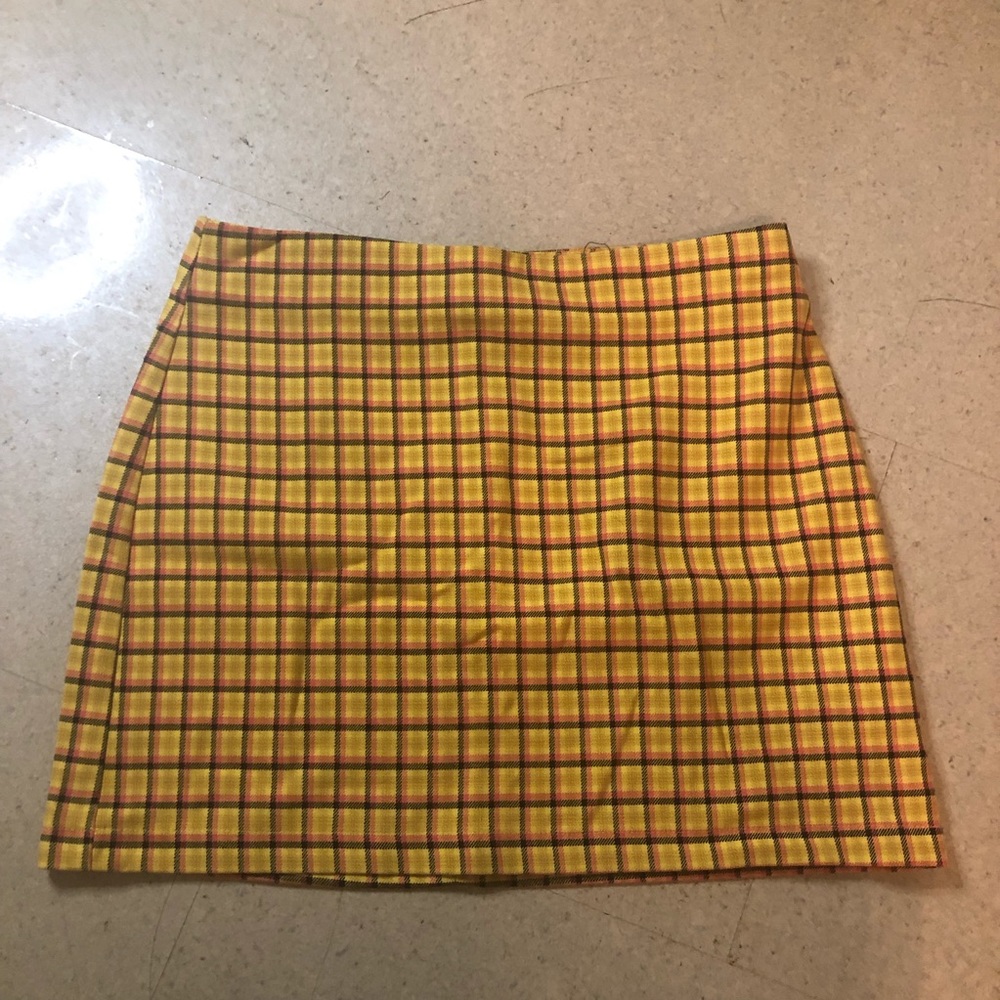 Yellow Mini Skirt - Picture 4 of 4